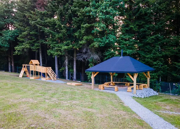 山林小屋 W Lesie